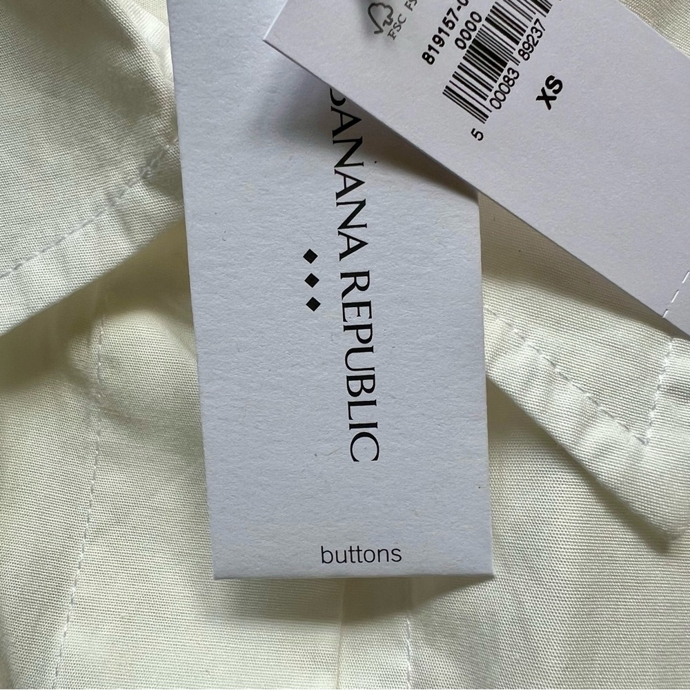 NWT! Banana Republic Classic button down longer length sleeveless shirt XSmall - Picture 5 of 6